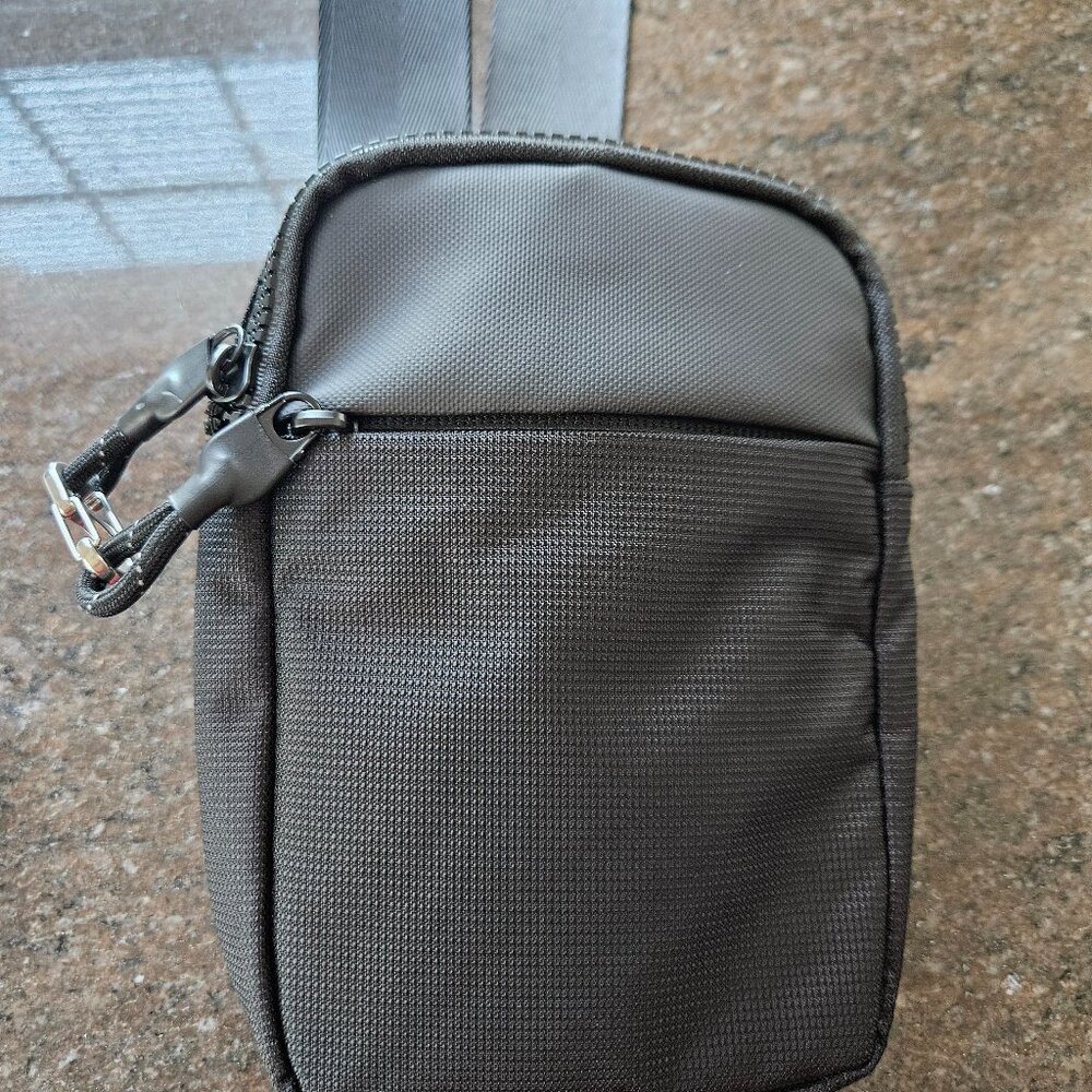 Concept Global Travel Sling Bag